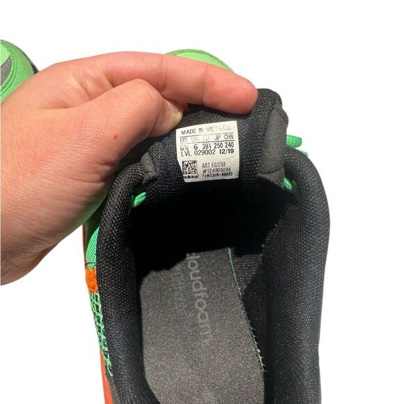 Athletic_Shoes